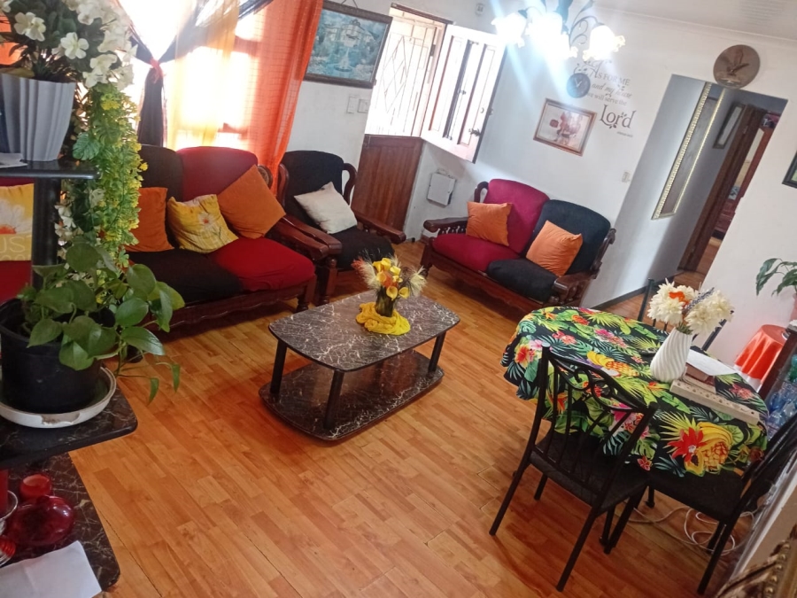 4 Bedroom Property for Sale in Kwanonqaba Western Cape